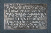 Bilder, Fotos von München Bodenplatte für die getöteten Landespolizisten Bodenplatte für die getöteten Landespolizisten - Bodenplatte für die getöteten Landespolizisten (2008)